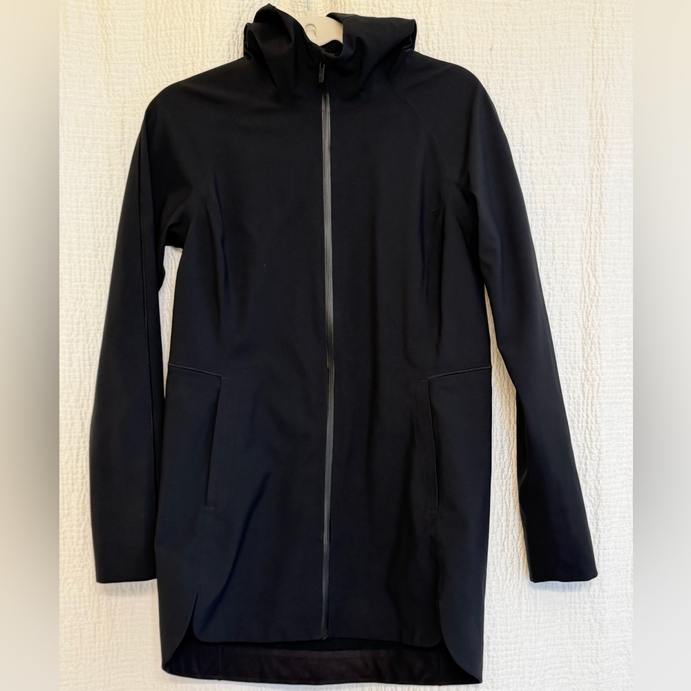 Lululemon Black Hooded Zip-Up Jacket – Size 4🛼